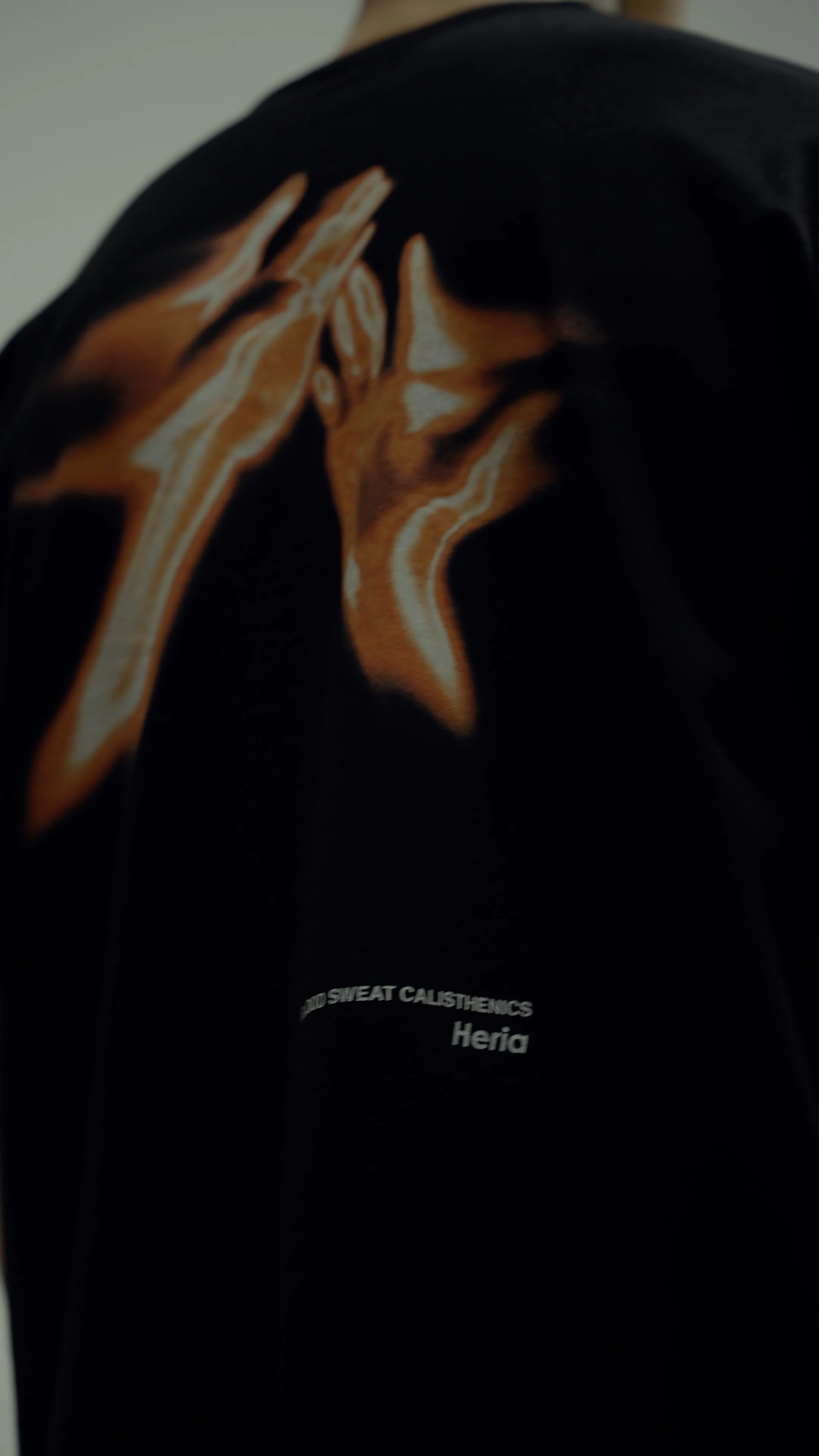 Heria Ripped Hands Tee