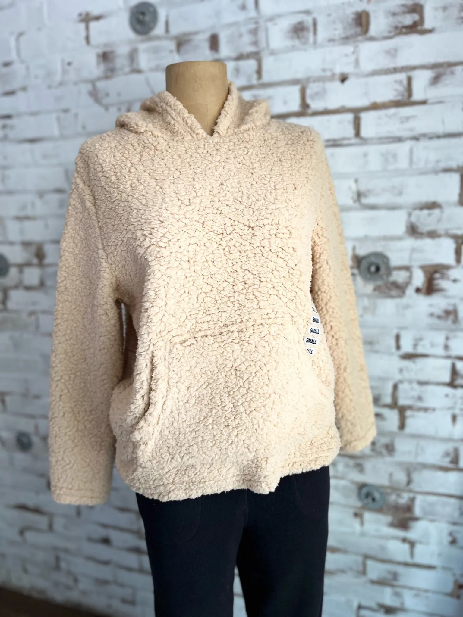 Kascade Fleece Pullover Hoodie in Tan