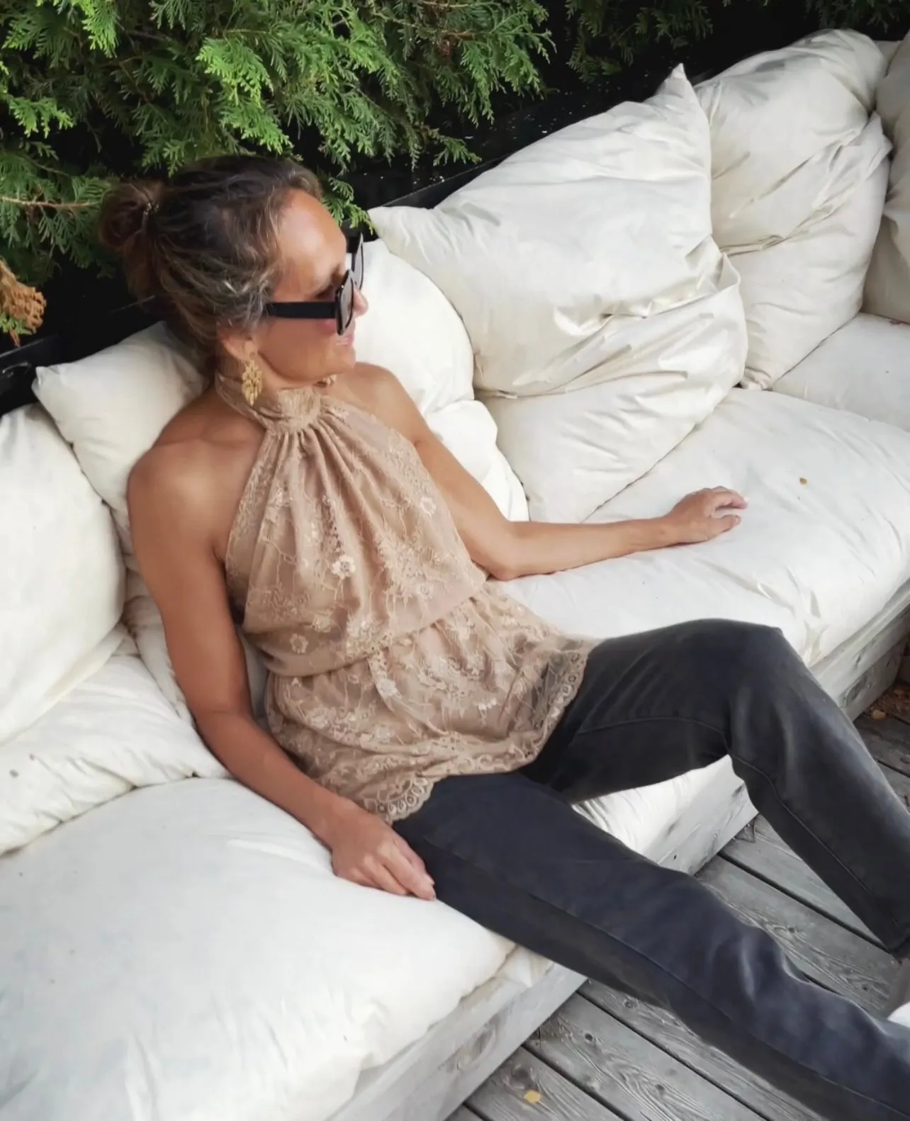 LACE TOP WITH OPEN BACK - SAND