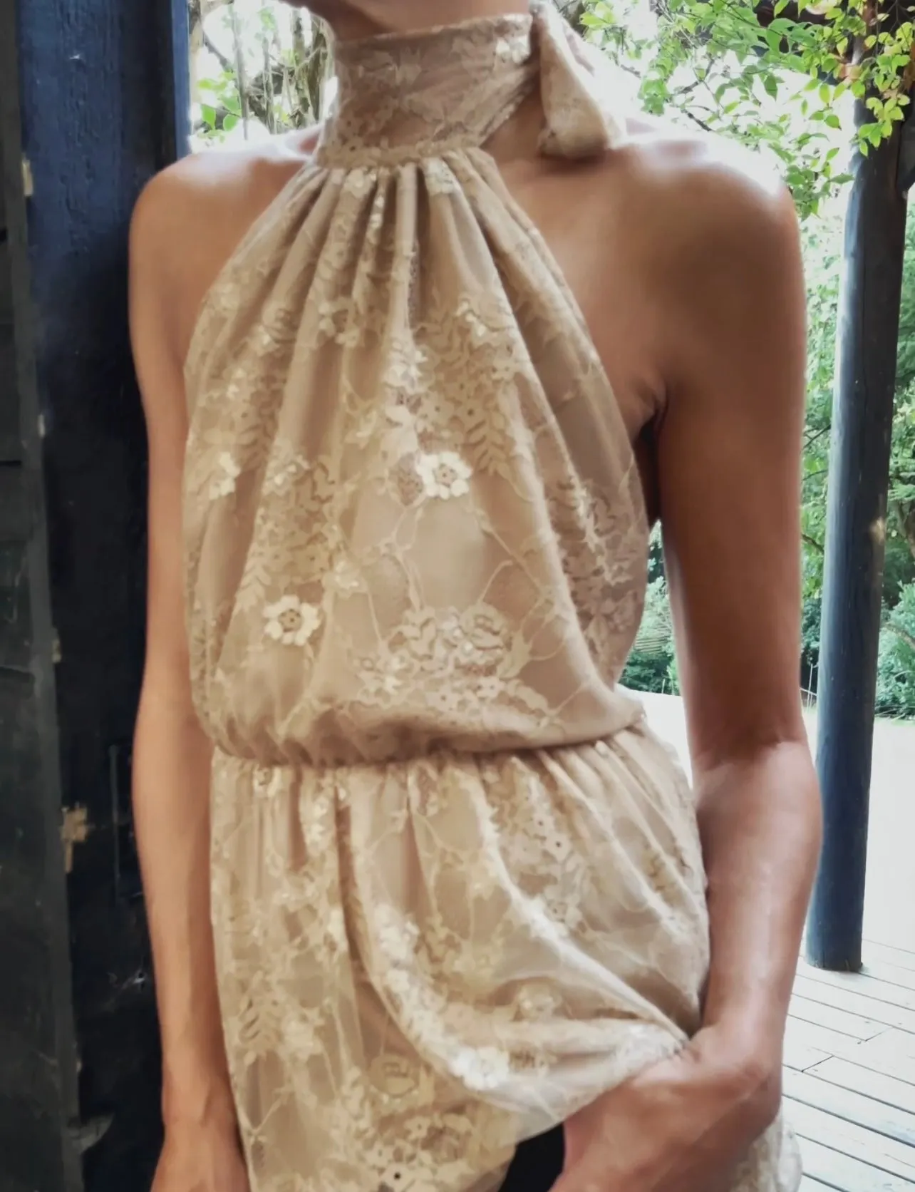 LACE TOP WITH OPEN BACK - SAND