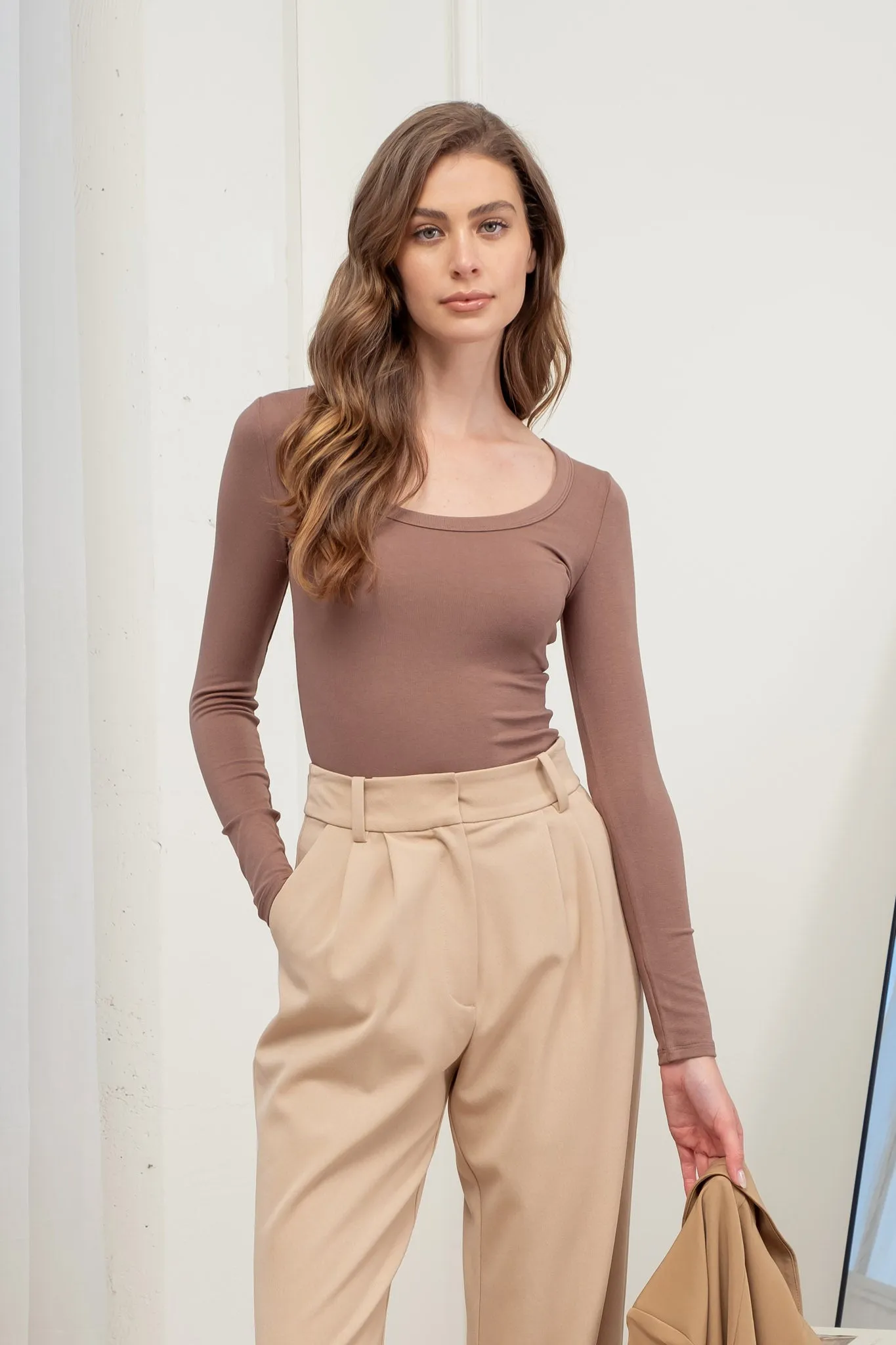 SOLID SCOOP NECK LONG SLEEVE KNIT TOP